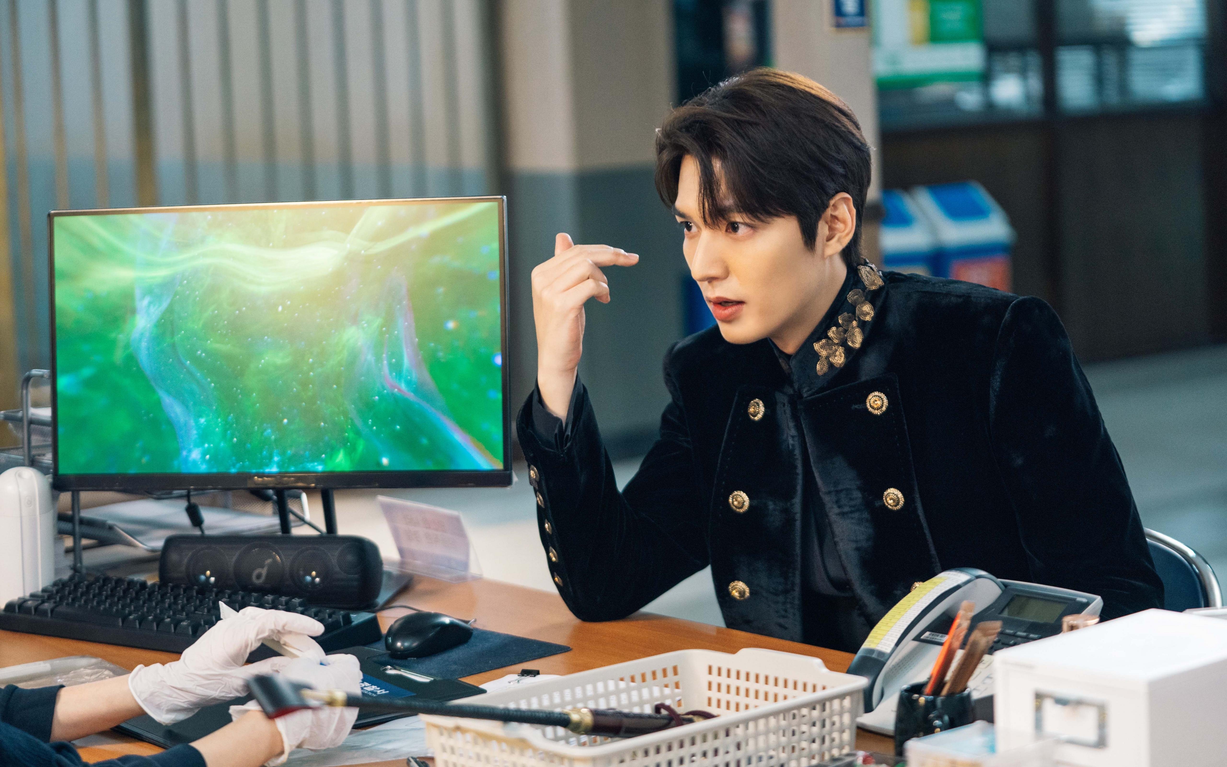 熊猫体育娱乐-朱婷训练场上鼓励年轻替补队员，朱婷刻苦训练